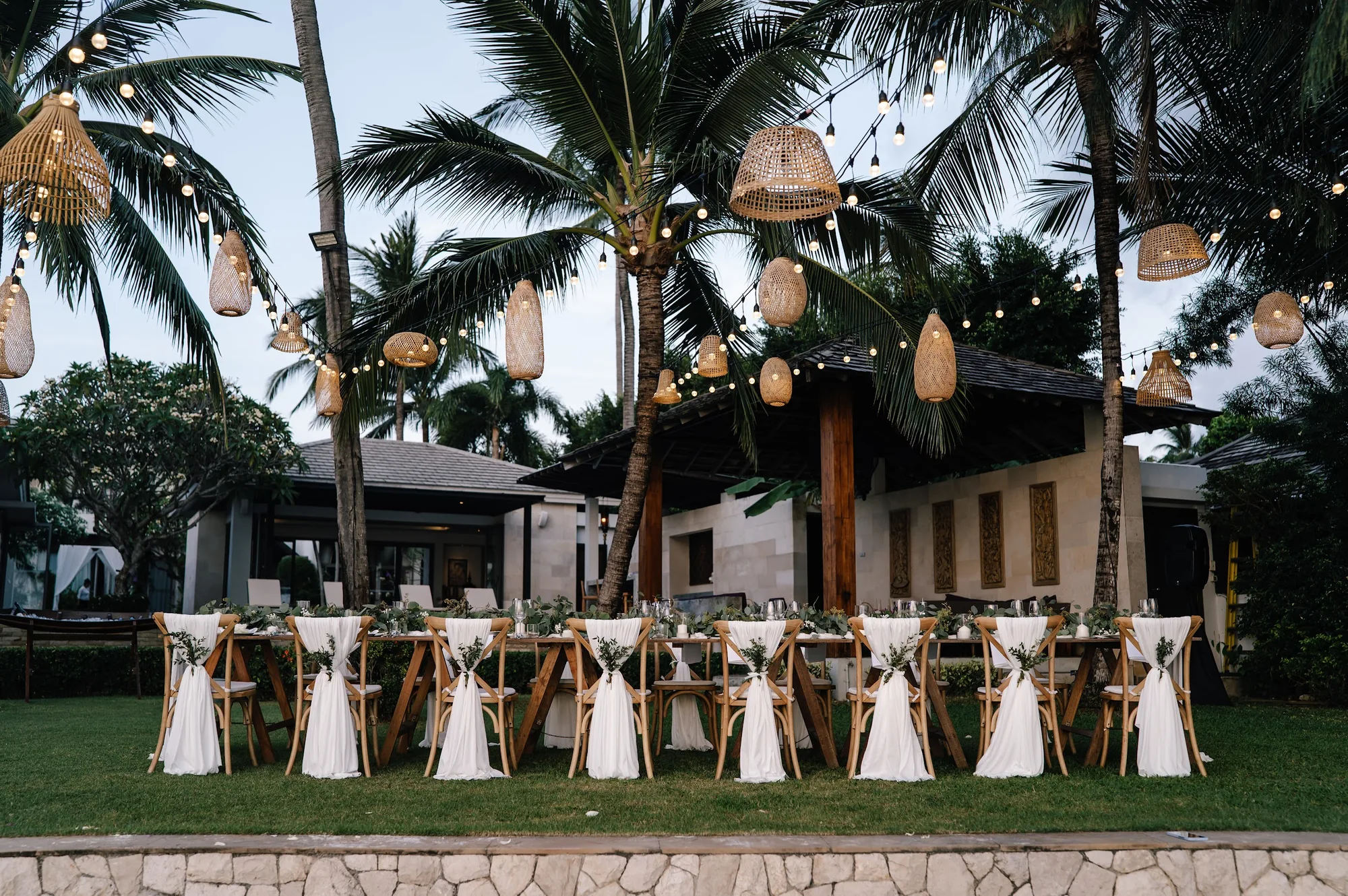 An atmospheric private celebration setting in Koh Samui